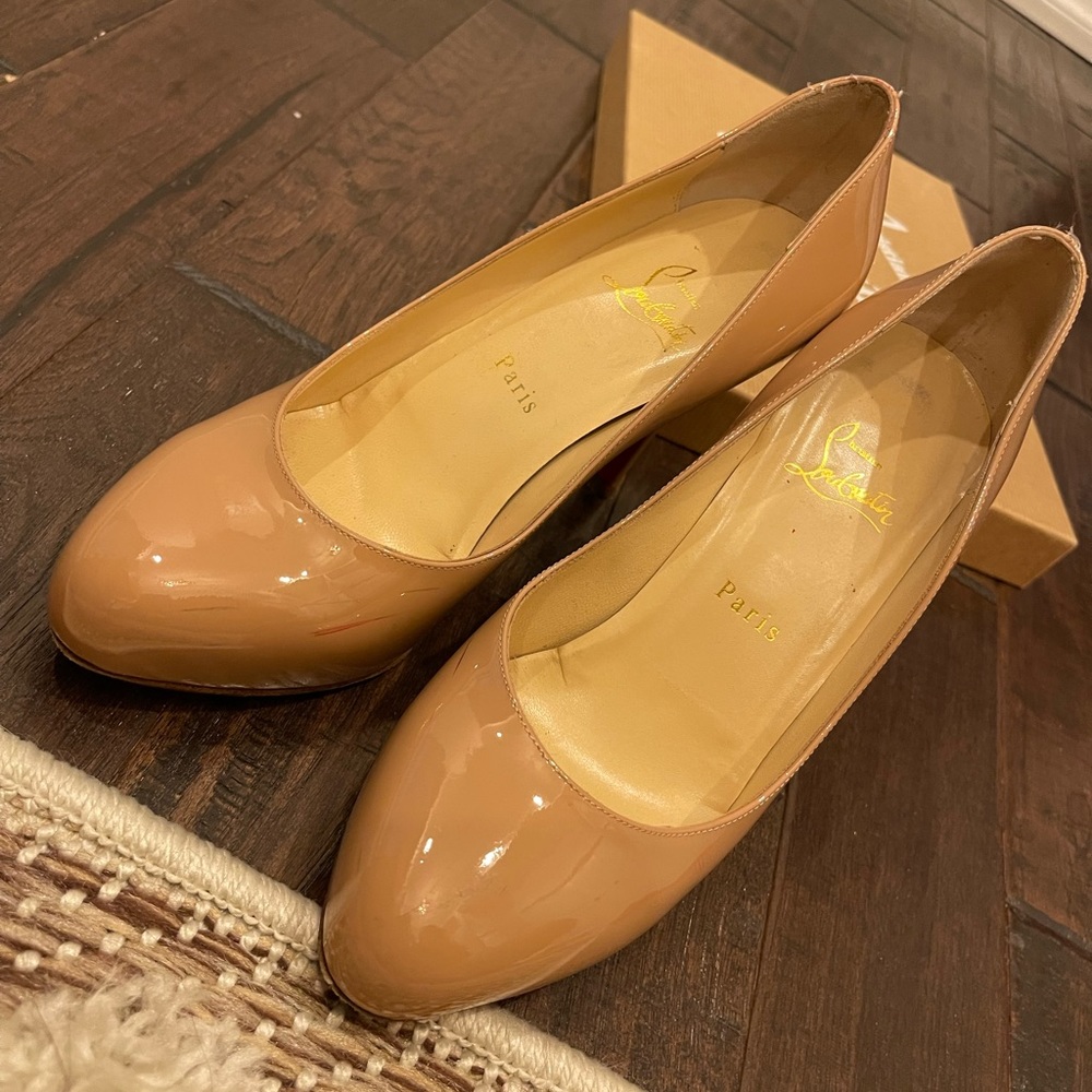 Nude patent louboutin heel size 39